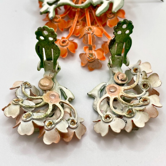 Vintage Unsigned Orange Green Enamel Brooch Pin Clip-on Earrings Set Rhinestones - Picture 6 of 14